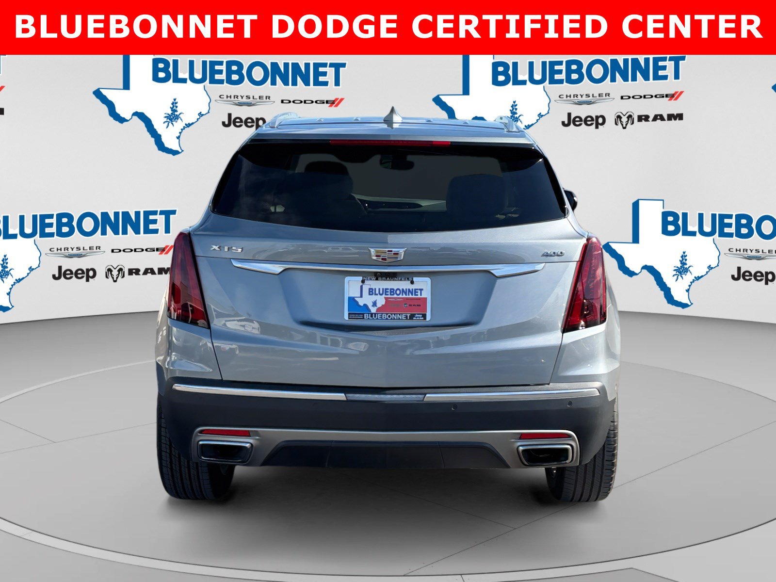 Used 2024 Cadillac XT5 Premium Luxury w/ Technology Package FWD image 6