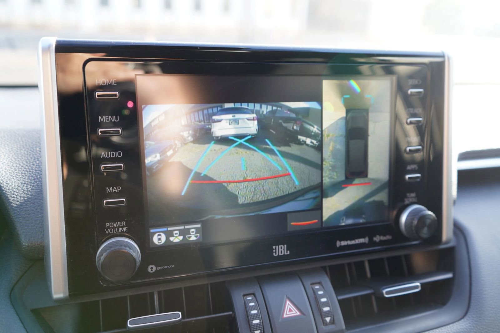 Used 2020 Toyota RAV4 Limited FWD image 28