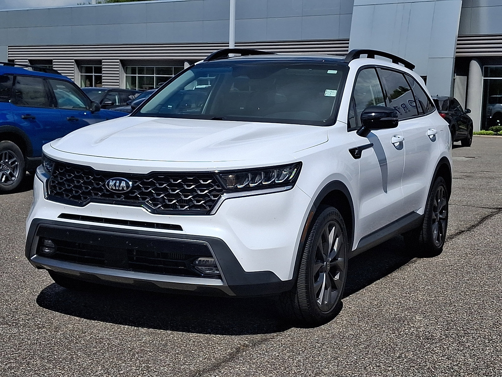 Used 2021 Kia Sorento EX w/ EX AWD X-Line Package image 4