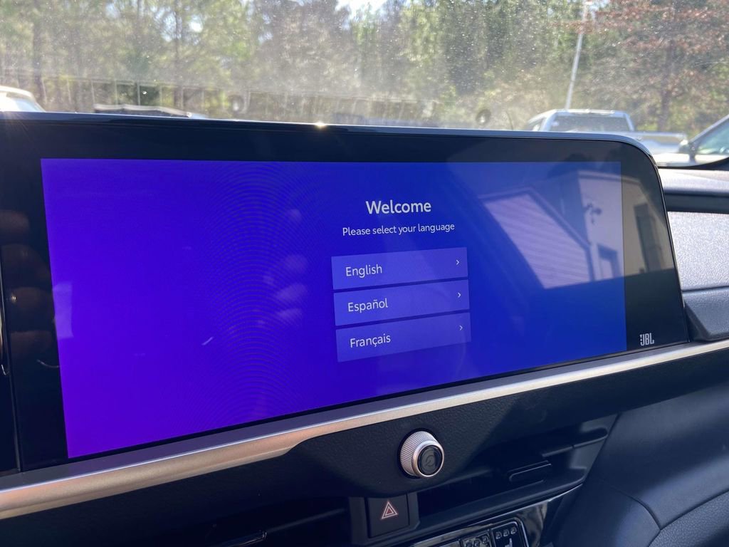 Used 2023 Toyota Crown Limited image 24