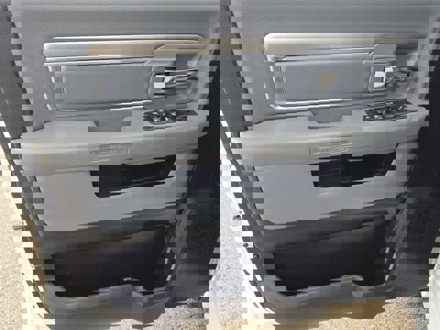 Used 2017 RAM 2500 SLT AWD/4WD image 17