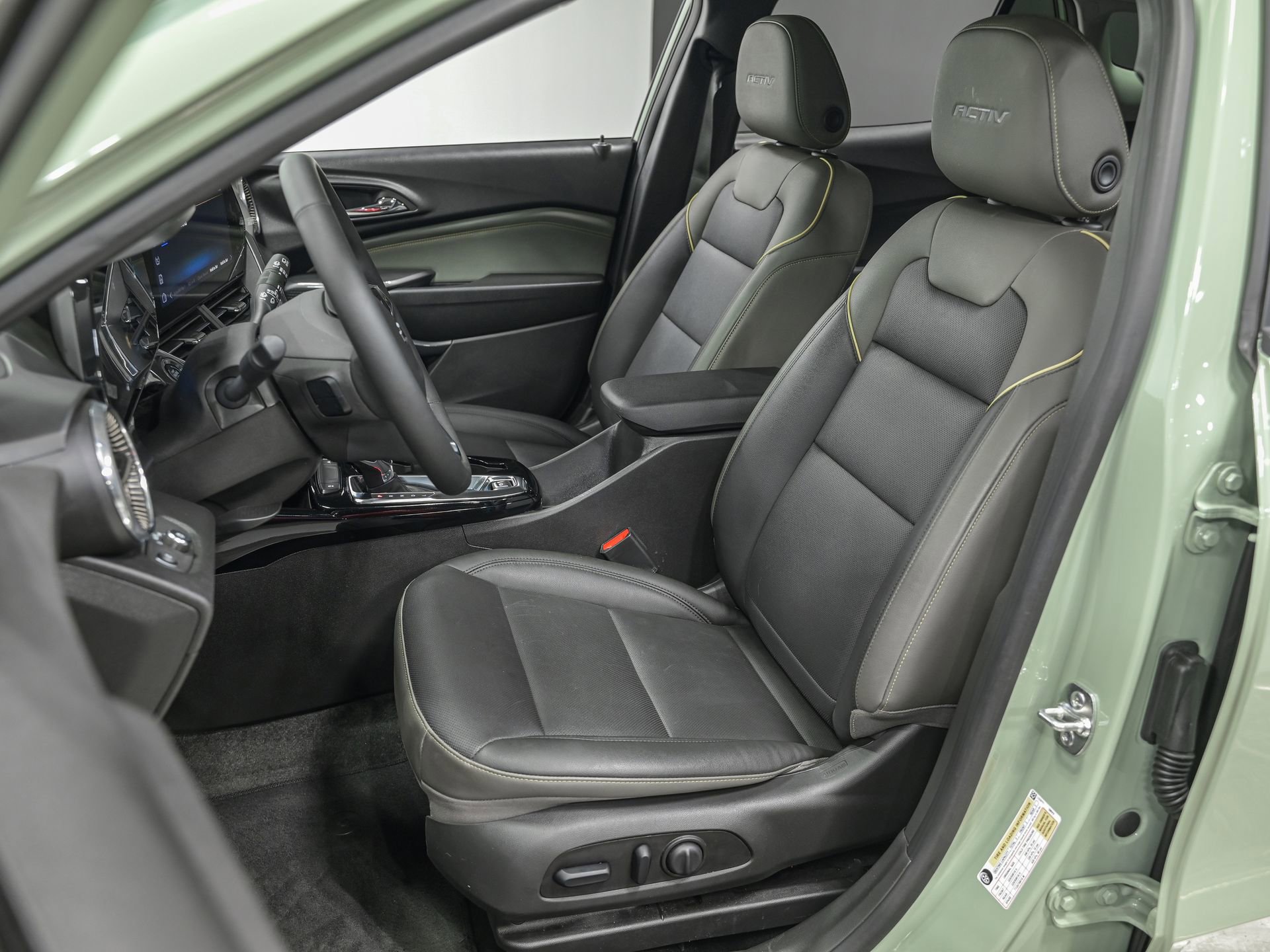 Used 2026 Chevrolet Trax ACTIV w/ Driver Confidence Package image 16