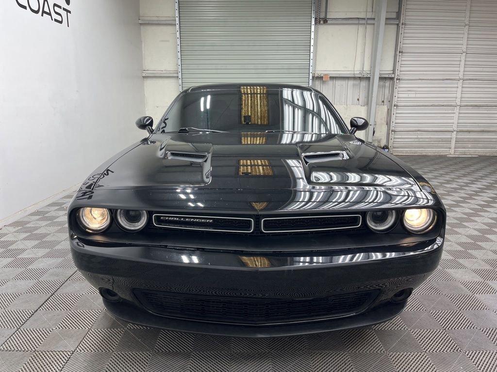 Used 2017 Dodge Challenger SXT image 9