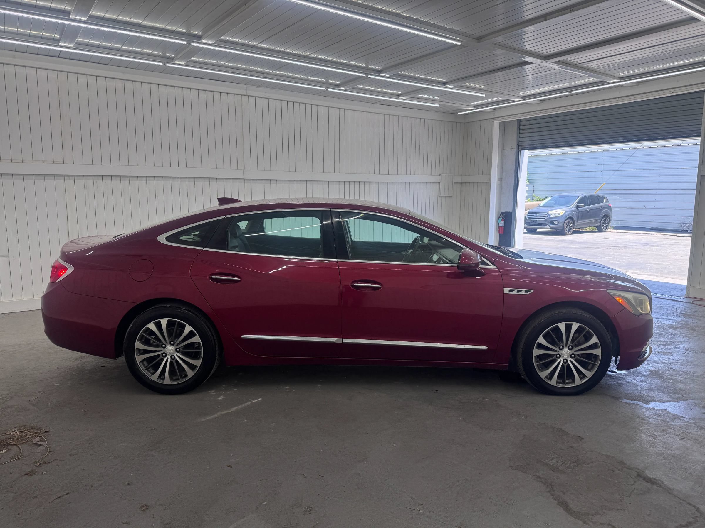 Used 2018 Buick LaCrosse Essence FWD image 4
