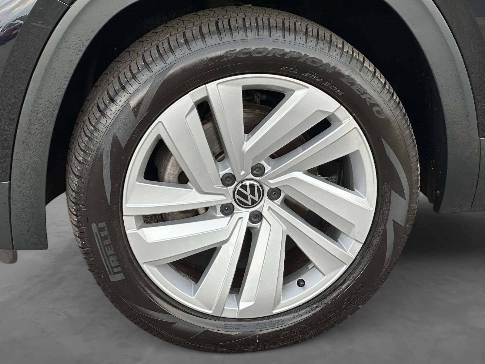 Certified 2020 Volkswagen Atlas Cross Sport SE w/ Towing Package AWD/4WD image 7