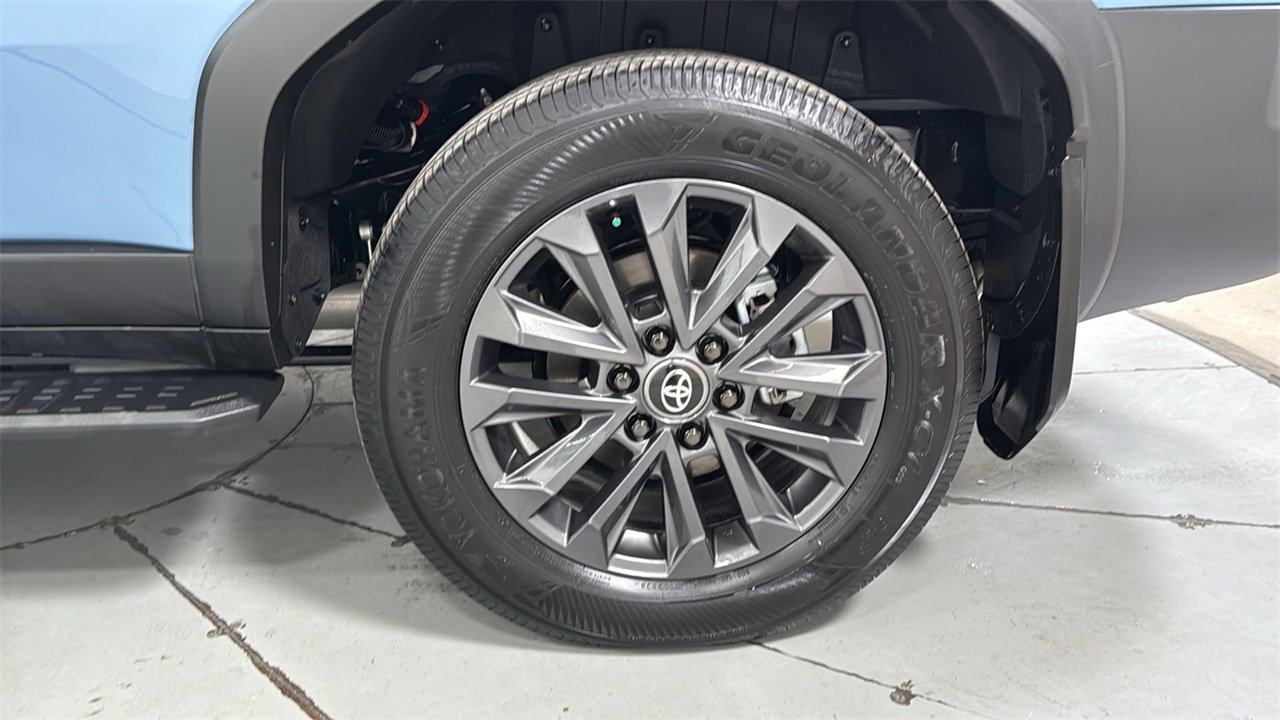 Certified 2025 Toyota Land Cruiser image 23