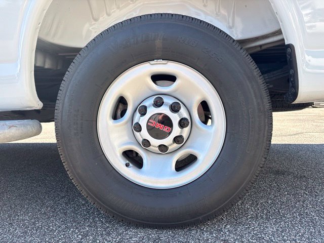 Used 2025 GMC Savana 2500 w/ Driver Convenience Package RWD image 18