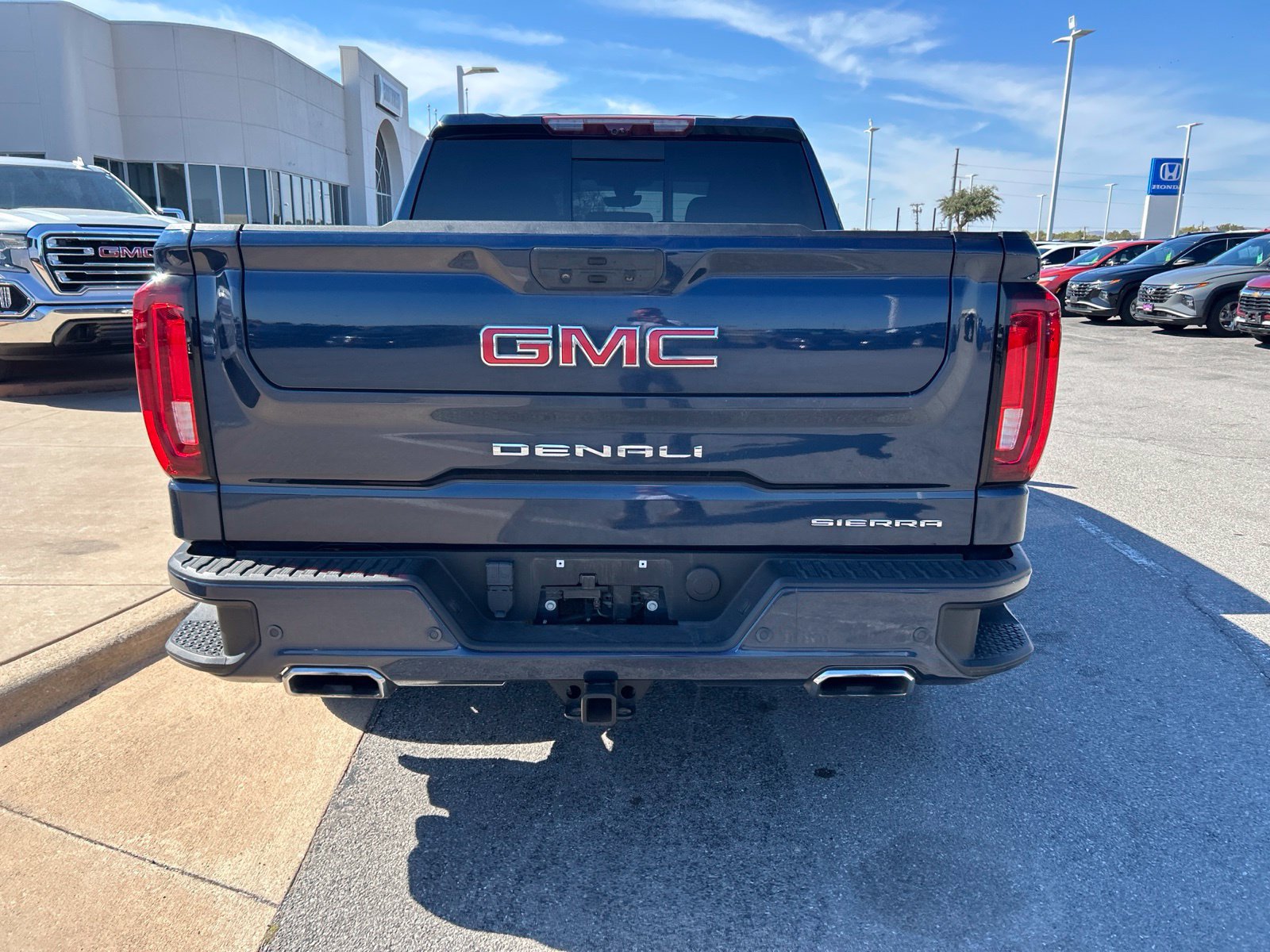 Used 2021 GMC Sierra 1500 Denali w/ Denali Ultimate Package AWD/4WD image 3