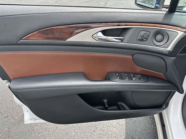 Used 2019 Lincoln MKZ Reserve FWD image 9