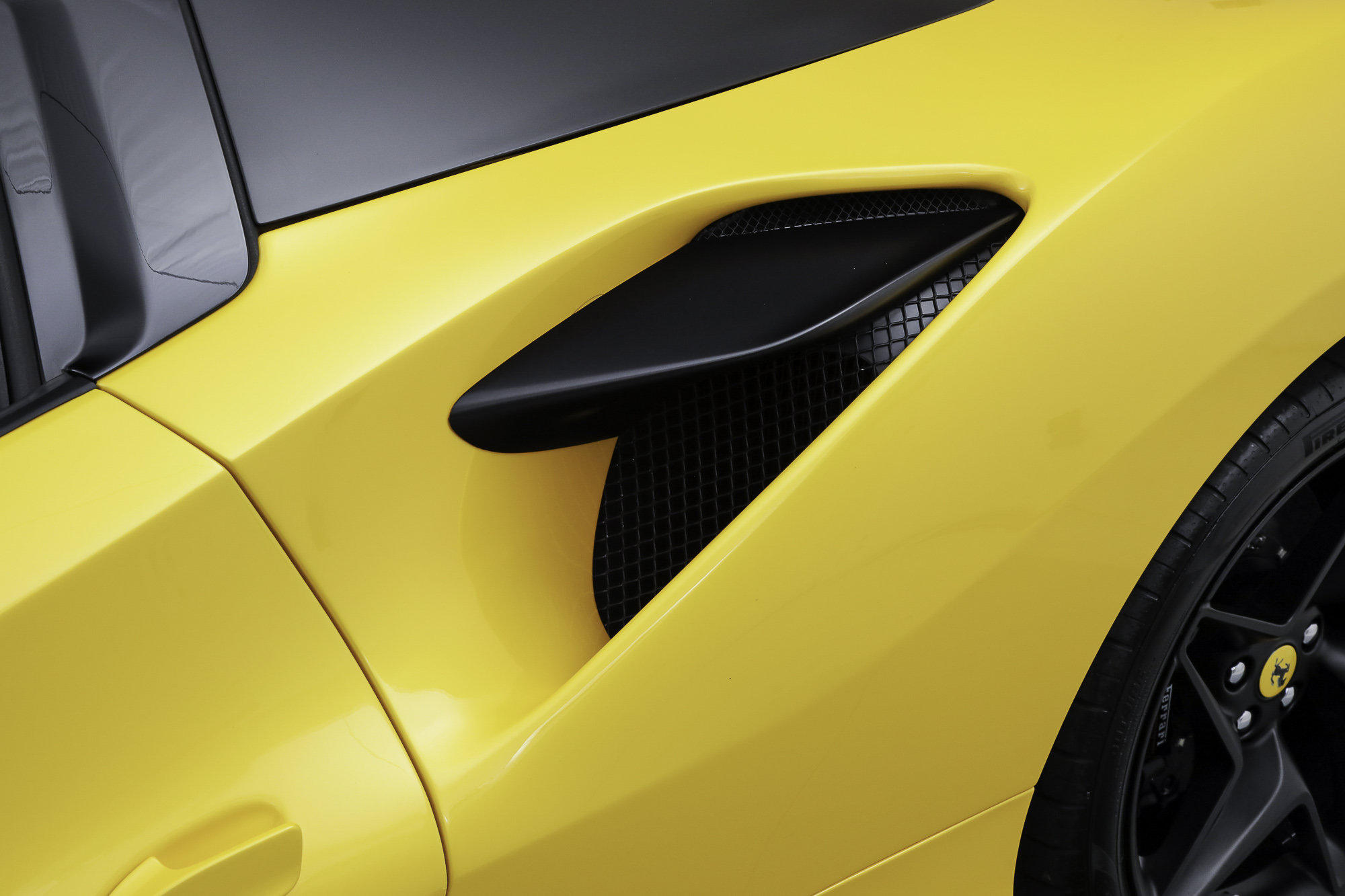 Certified 2022 Ferrari F8 Tributo RWD image 19