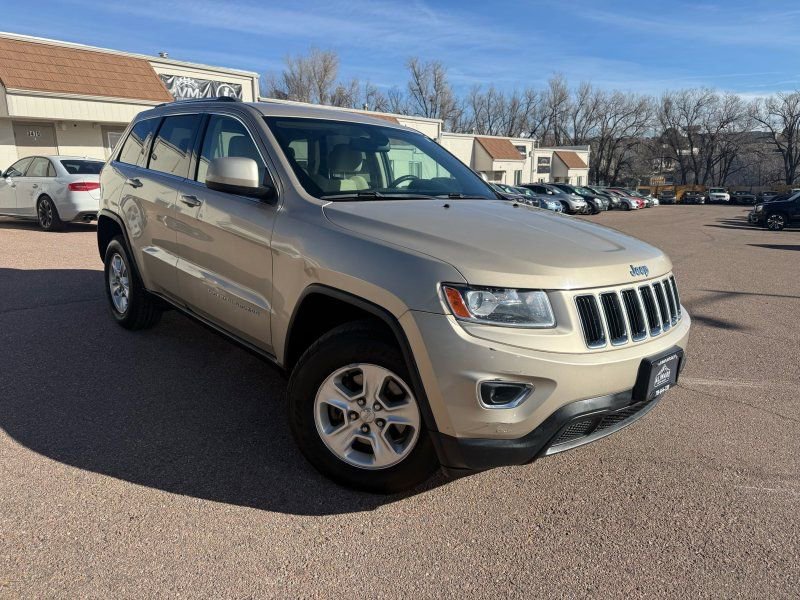 Used 2014 Jeep Grand Cherokee Laredo w/ Quick Order Package 23E AWD/4WD image 1