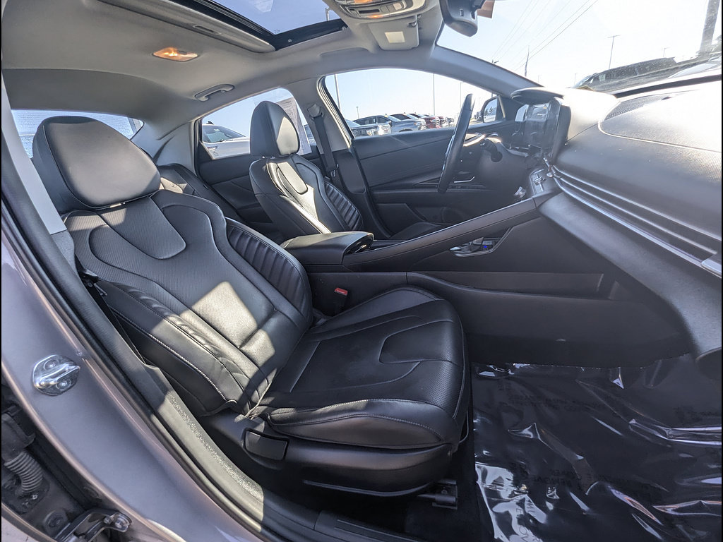 Used 2024 Hyundai Elantra Limited FWD image 21