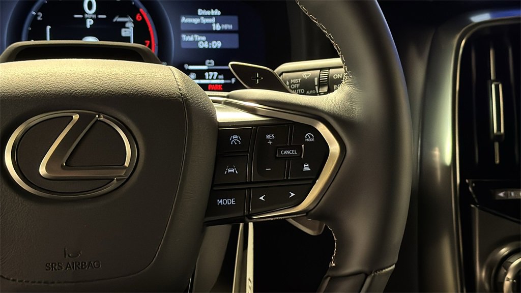 New 2025 Lexus LX 600 4WD w/ Luxury Package image 18