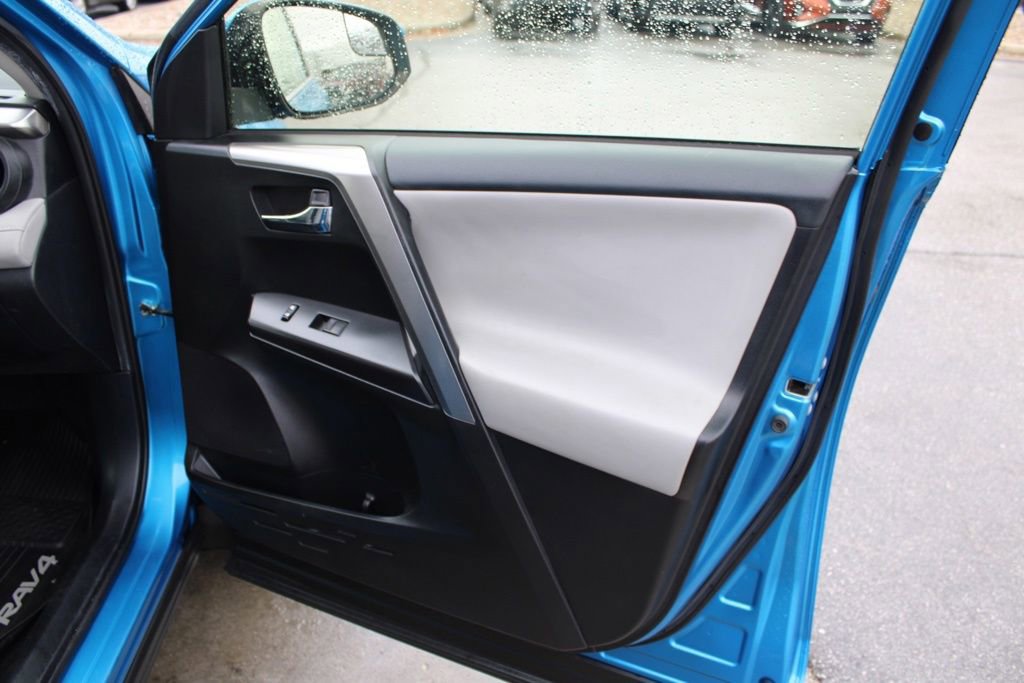 Used 2017 Toyota RAV4 XLE image 22
