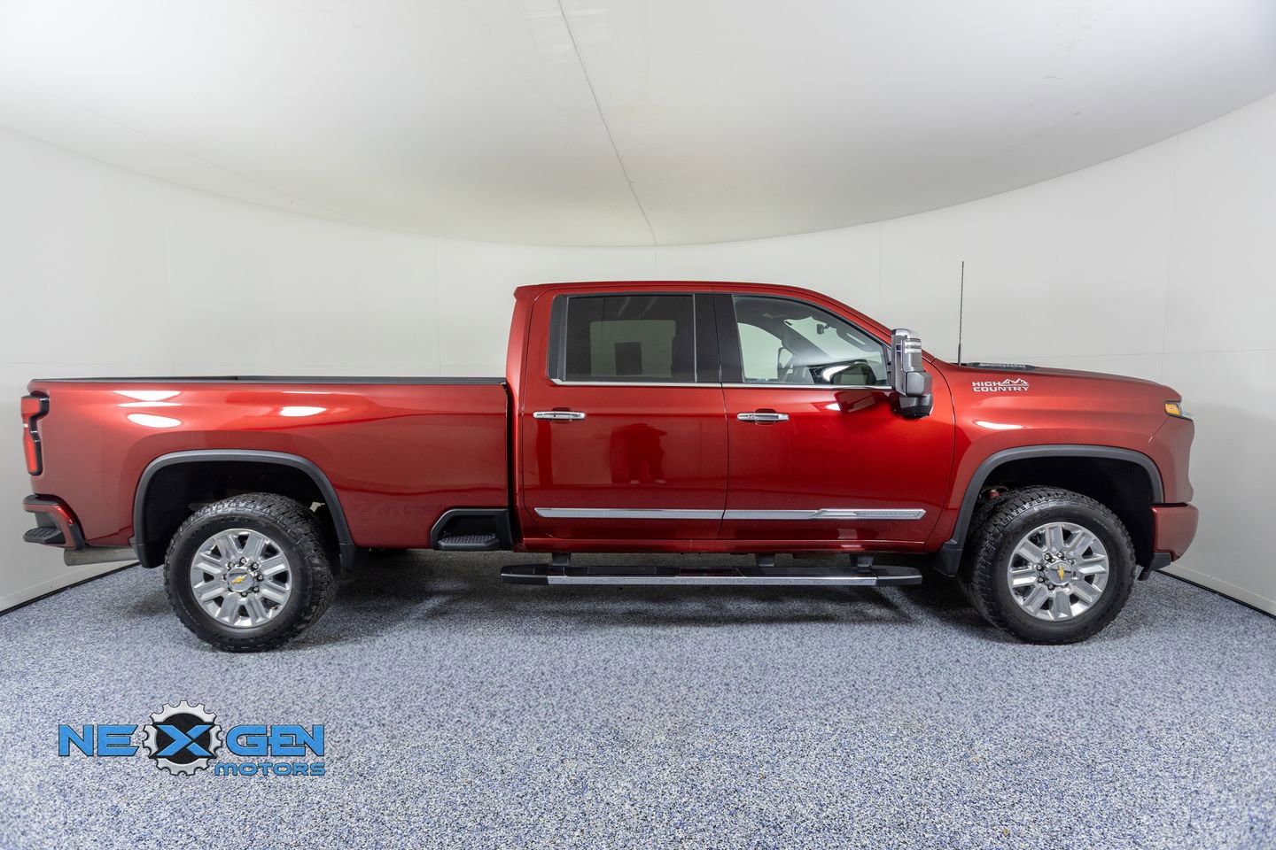 Used 2025 Chevrolet Silverado 2500 High Country w/ Technology Package image 8
