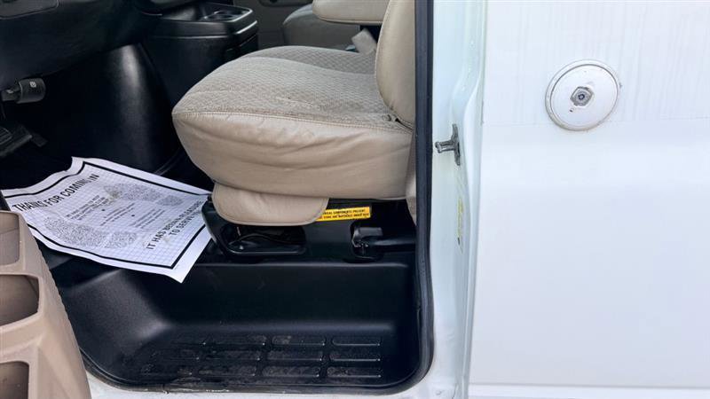 Used 2011 Chevrolet Express 2500 RWD image 13