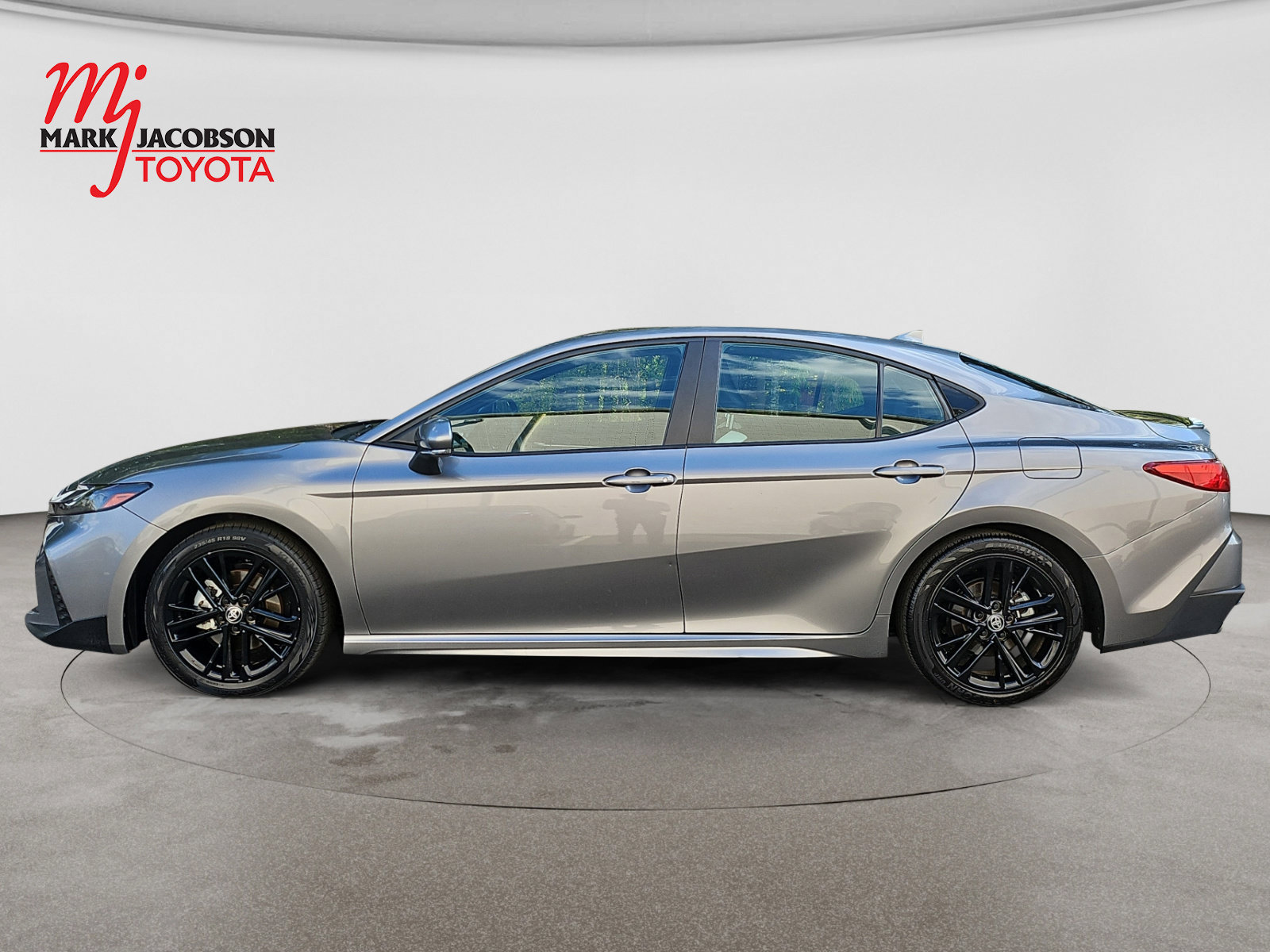 Used 2025 Toyota Camry SE FWD image 15