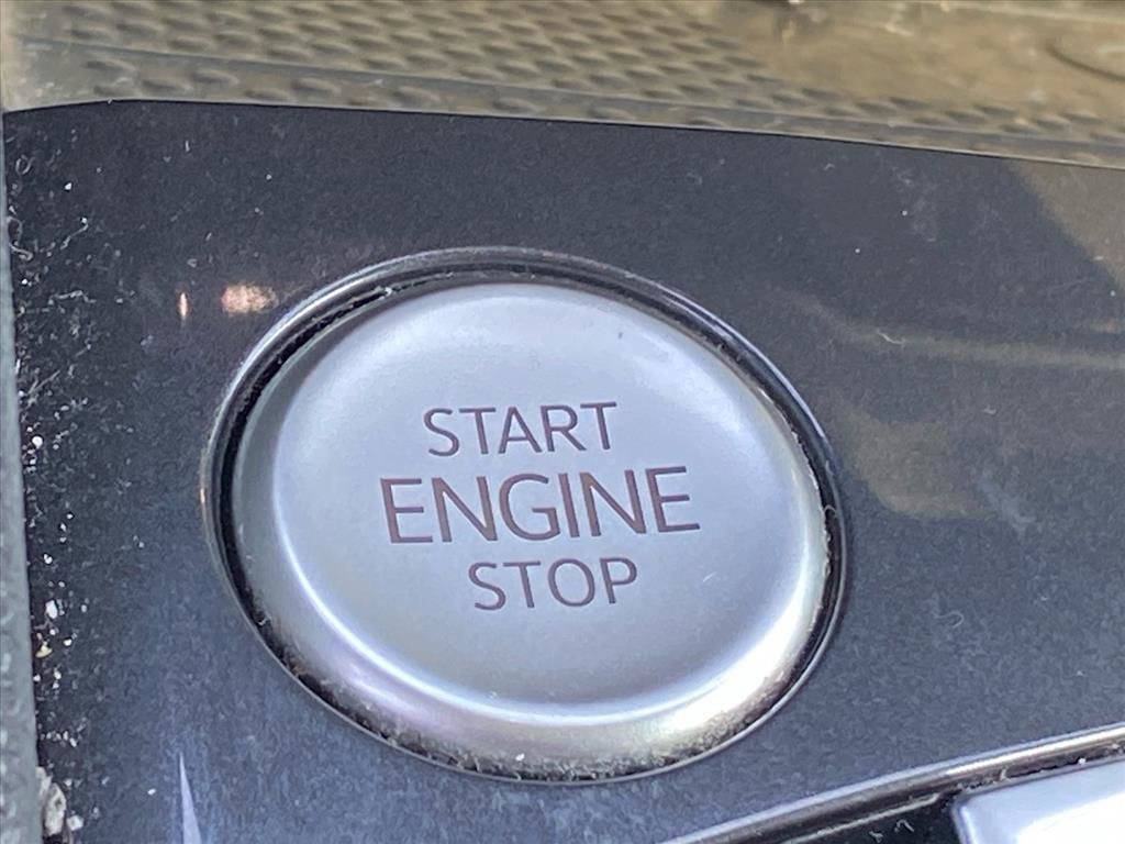 Certified 2022 Volkswagen Tiguan SE w/ Panoramic Sunroof Package image 15