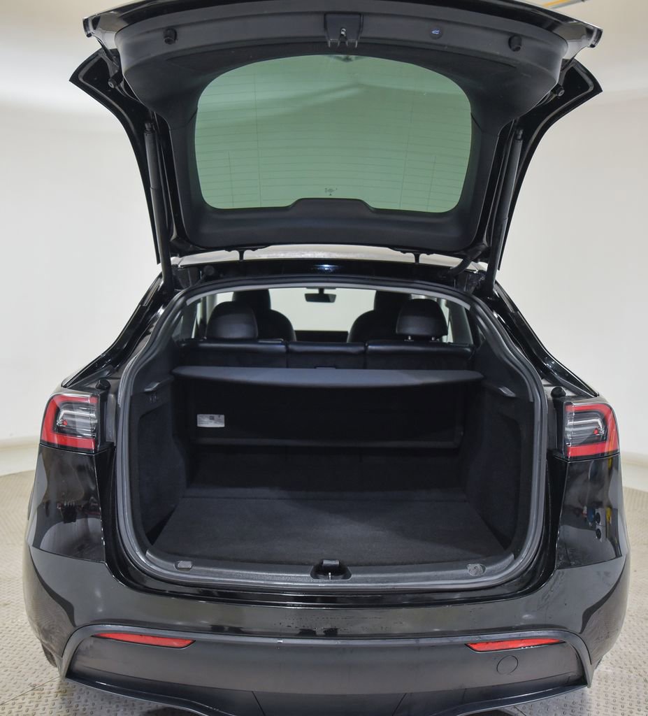 Used 2023 Tesla Model Y Long Range image 14