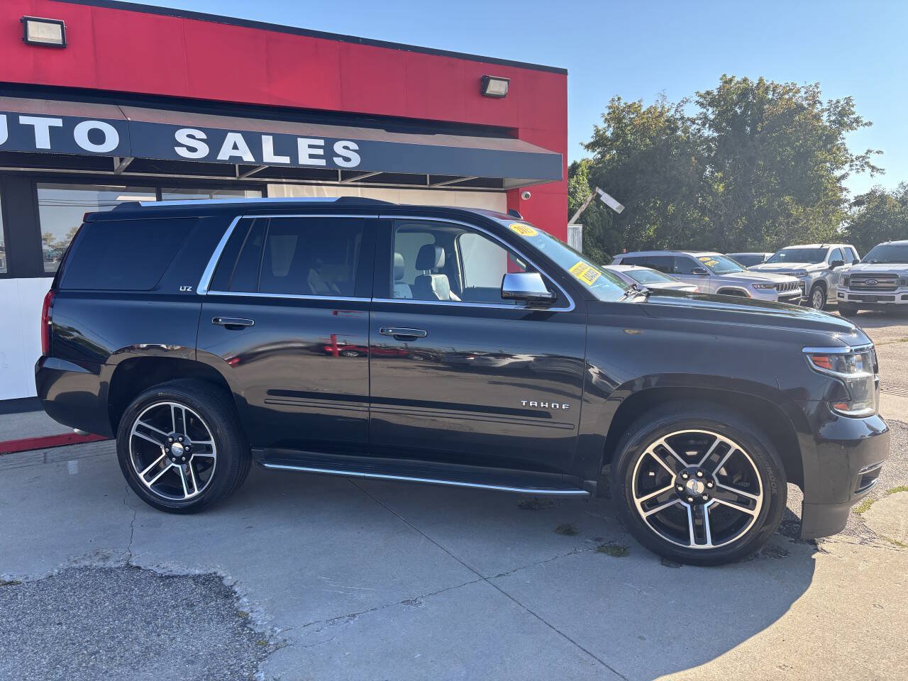 Used 2015 Chevrolet Tahoe LTZ AWD/4WD image 7