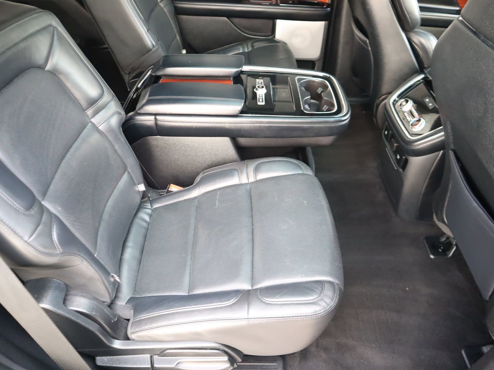 Used 2018 Lincoln Navigator Reserve w/ Technology Package AWD/4WD image 55