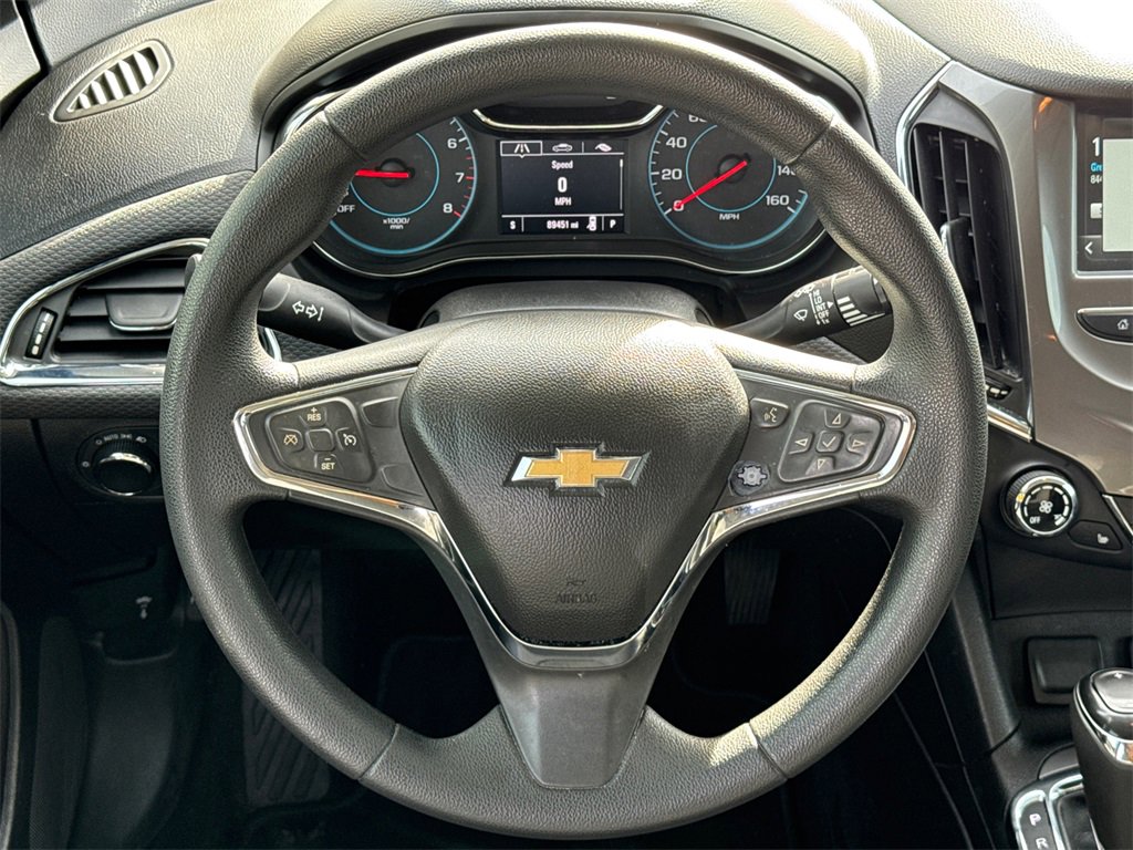 Used 2018 Chevrolet Cruze LT w/ Convenience Package image 23