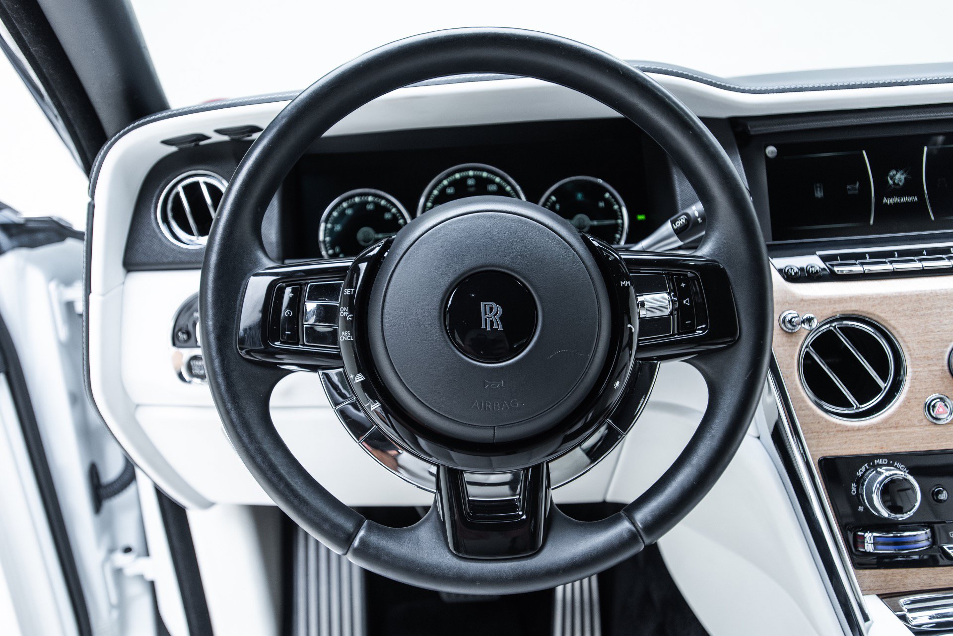 Used 2019 Rolls-Royce Cullinan AWD/4WD image 21