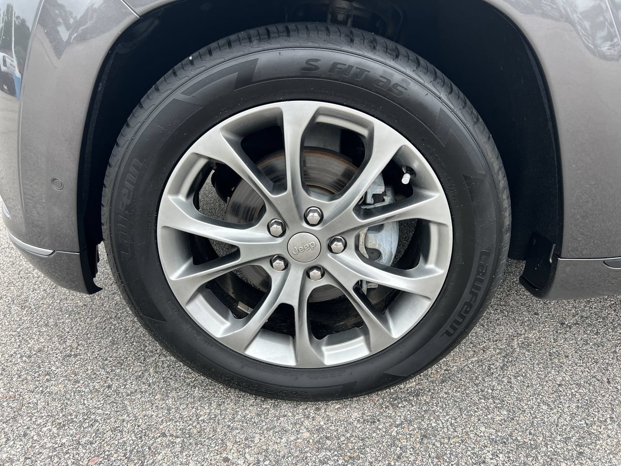 Used 2019 Jeep Grand Cherokee Summit AWD/4WD image 34