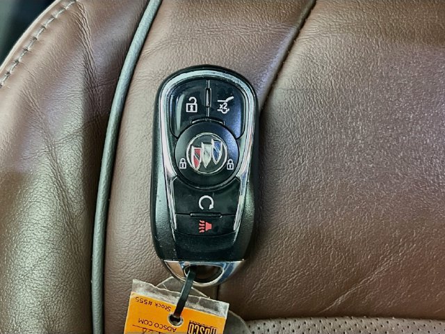 Used 2021 Buick Enclave Avenir AWD/4WD image 33
