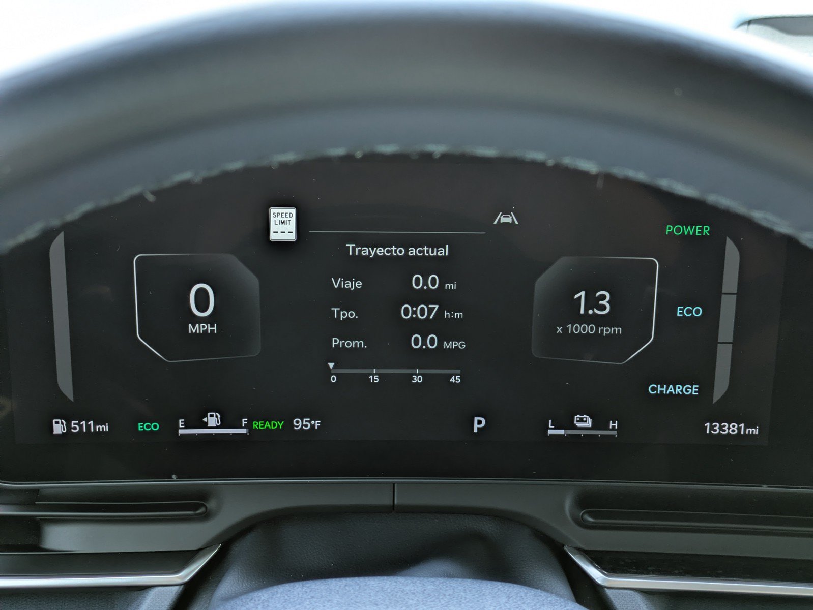 Certified 2025 Kia Carnival SX FWD image 25