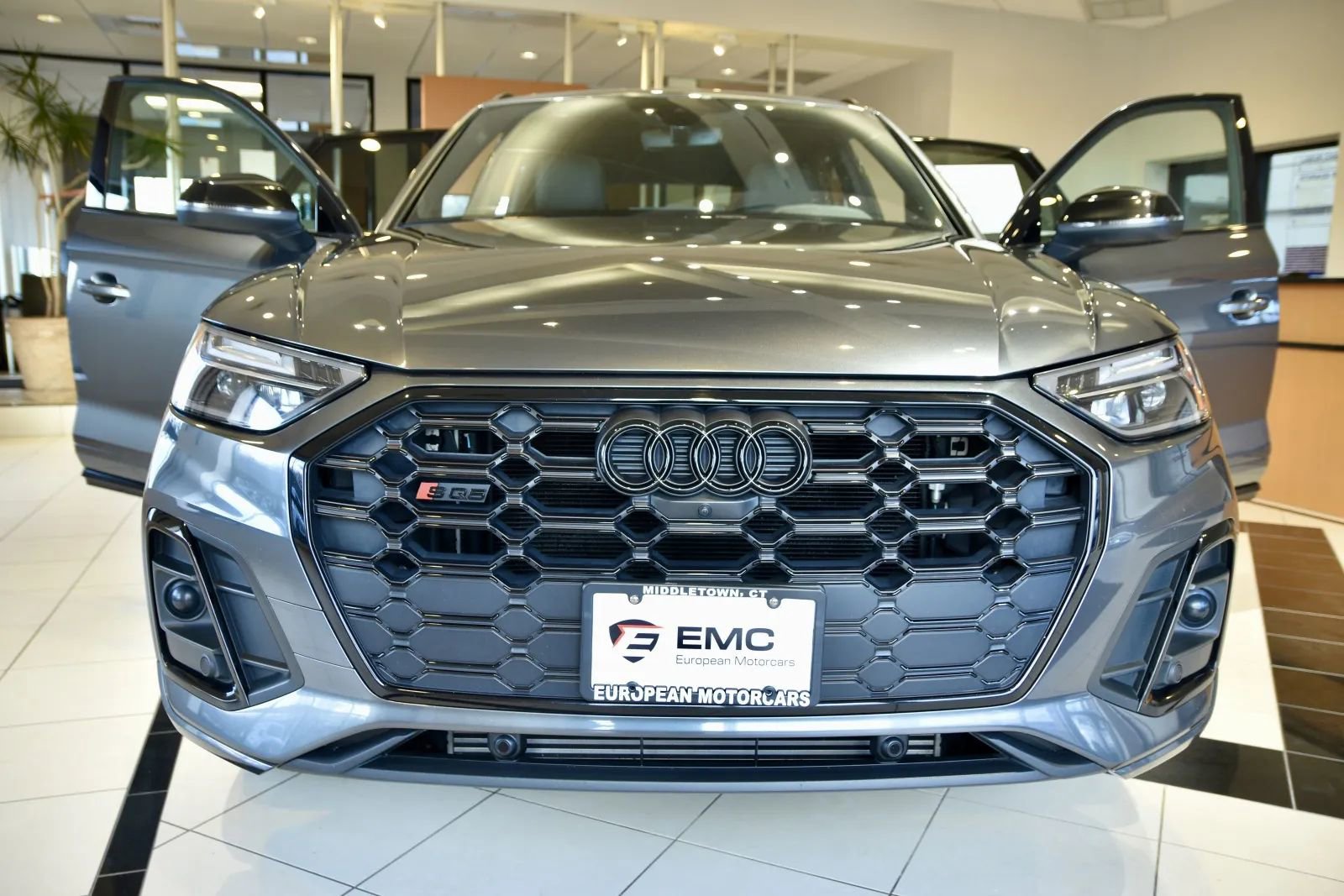 Used 2024 Audi SQ5 Premium Plus AWD/4WD image 2