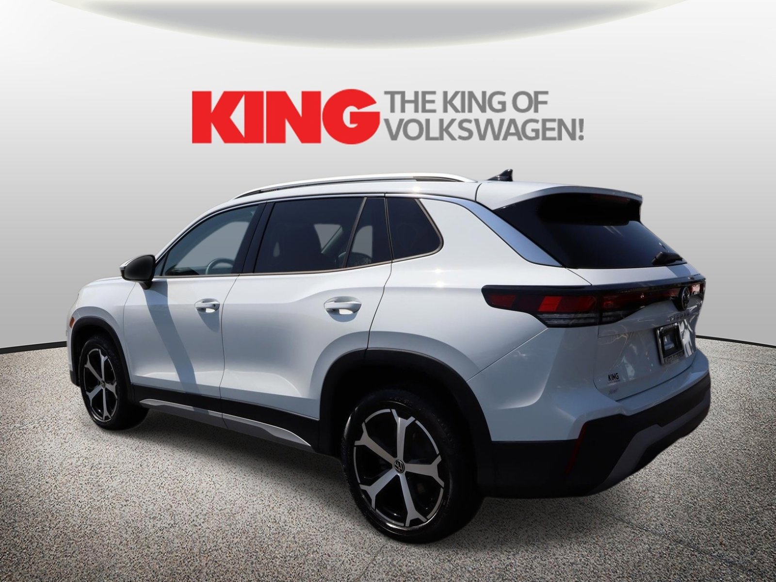 Used 2025 Volkswagen Tiguan SE image 6