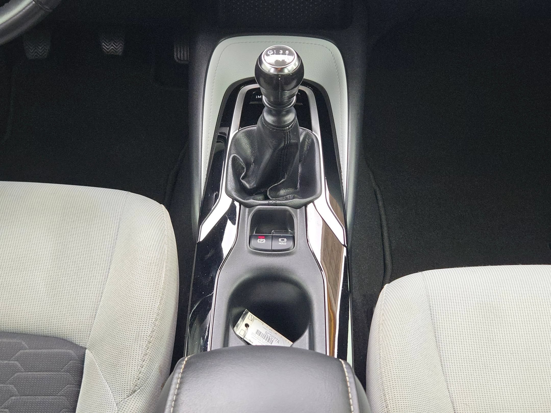 Used 2019 Toyota Corolla SE FWD image 18
