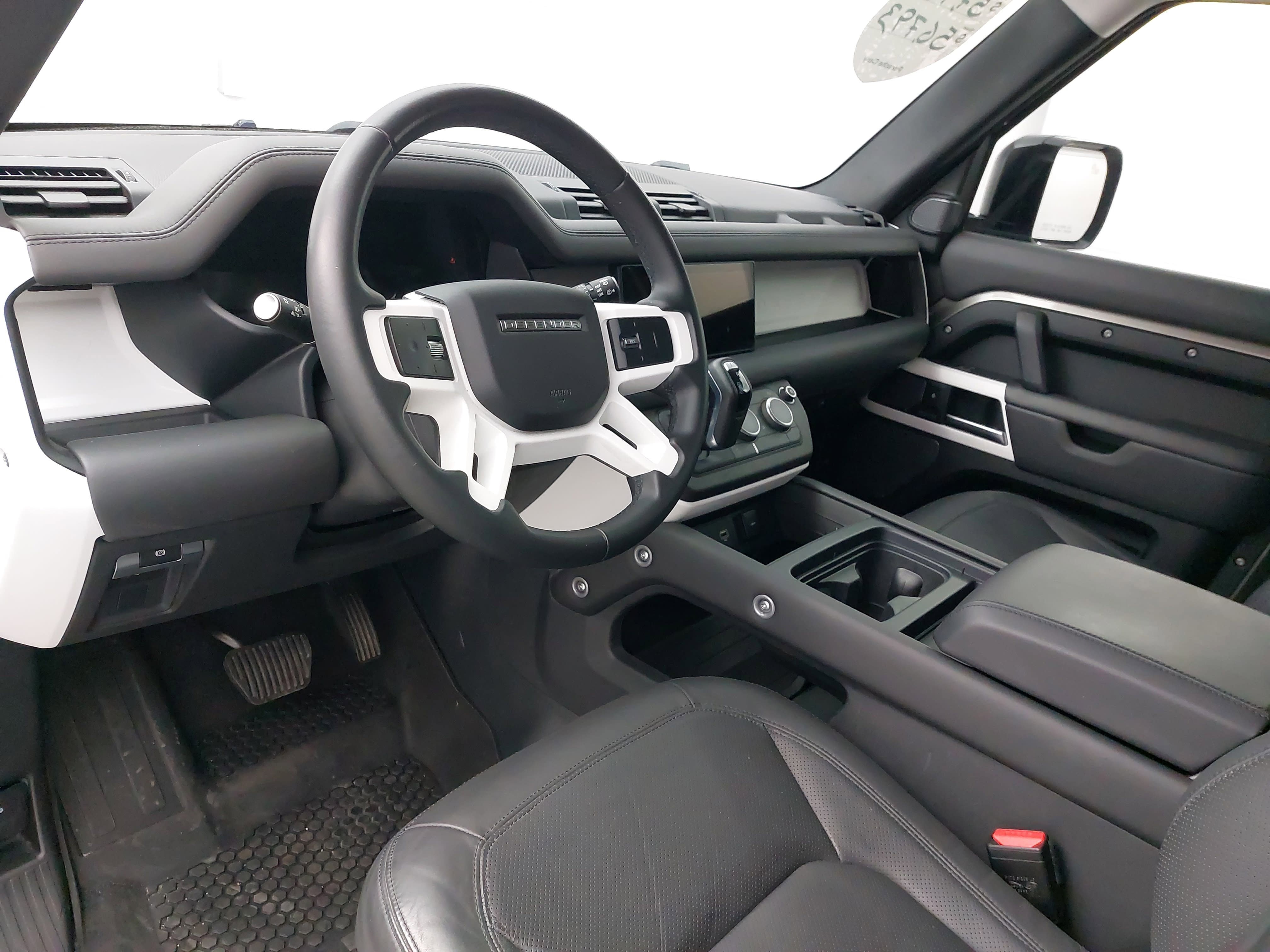 Used 2023 Land Rover Defender 110 SE image 17