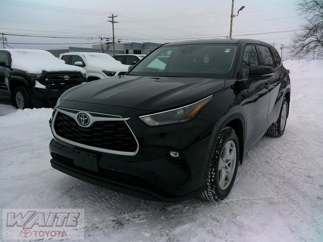 Certified 2022 Toyota Highlander LE image 5