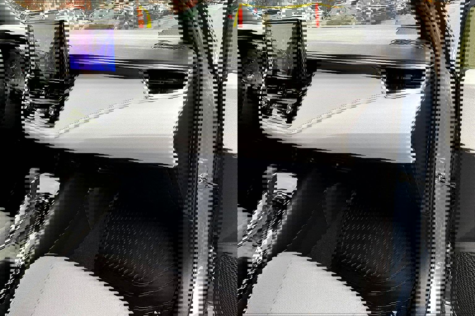 Used 2024 Toyota Corolla SE image 14