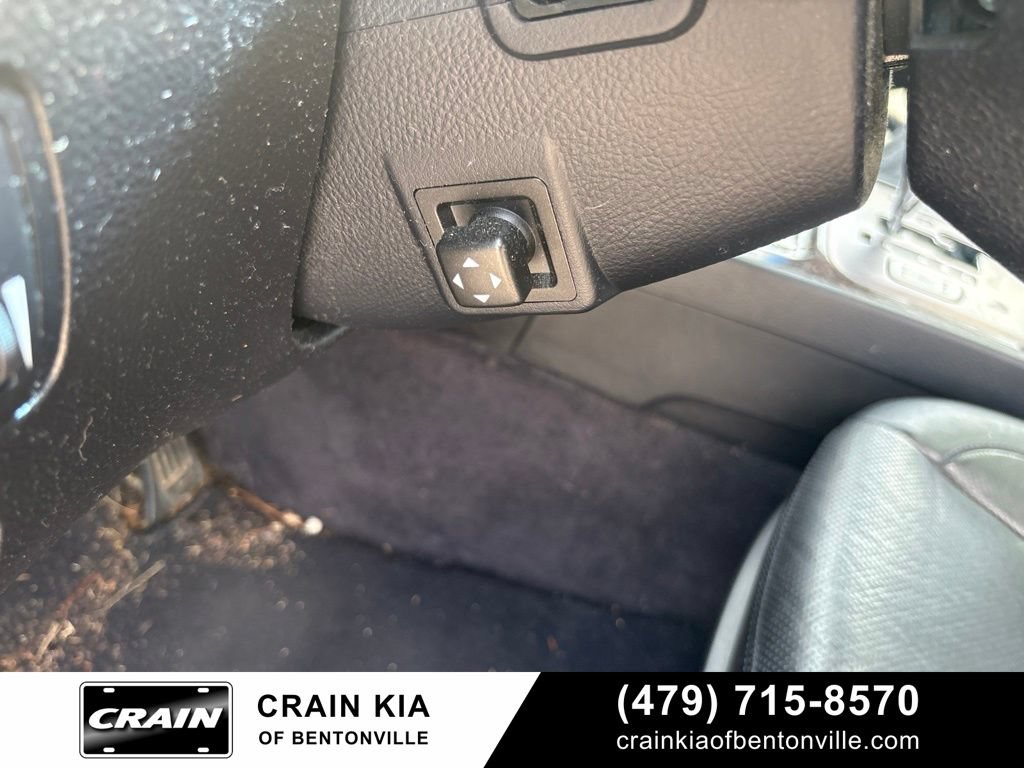 Used 2011 Hyundai Genesis 4.6 RWD image 13