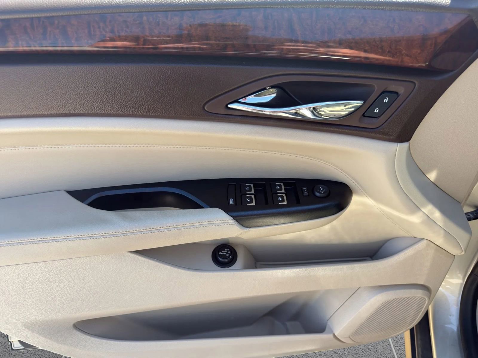 Used 2016 Cadillac SRX Premium FWD image 31