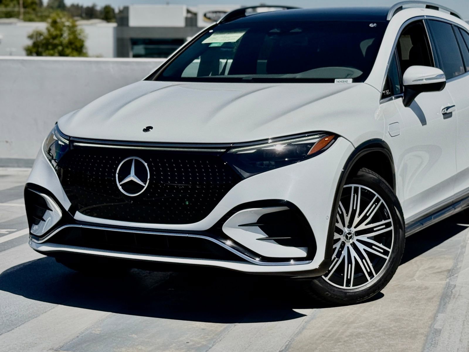 New 2026 Mercedes-Benz EQS 550 4MATIC SUV image 3