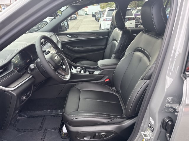 New 2027 Jeep Grand Cherokee Limited AWD/4WD image 14