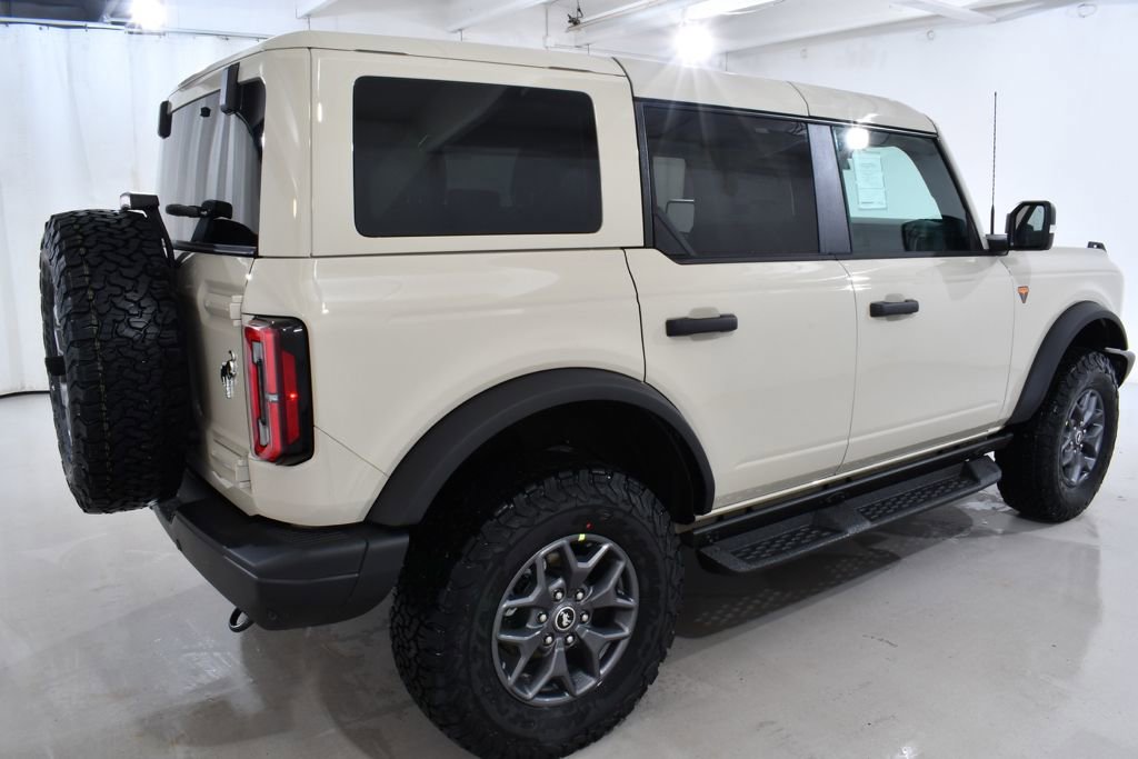 New 2025 Ford Bronco Badlands image 11