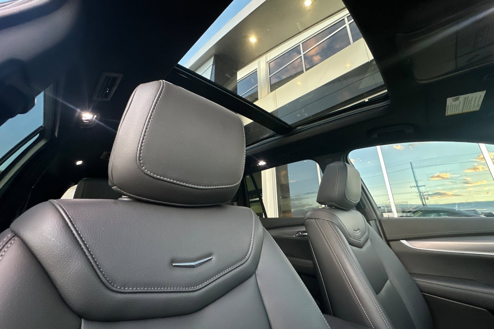 Used 2025 Cadillac XT6 Luxury image 22