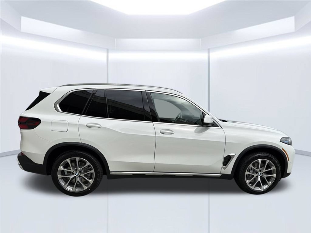 New 2026 BMW X5 sDrive40i w/ Parking Assistance Package RWD image 7