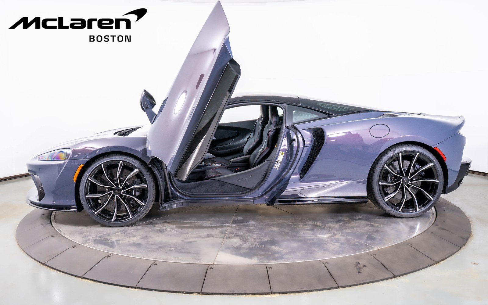 Used 2025 McLaren GTS image 3