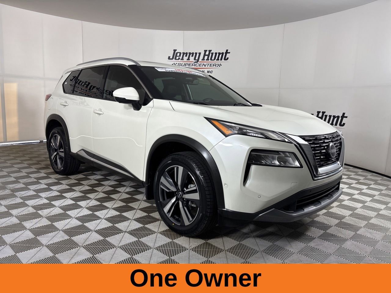 Used 2023 Nissan Rogue SL w/ SL Premium Package image 4