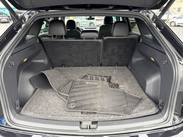 Used 2023 Volkswagen Atlas Cross Sport SE w/ Black Wheel Package AWD/4WD image 22