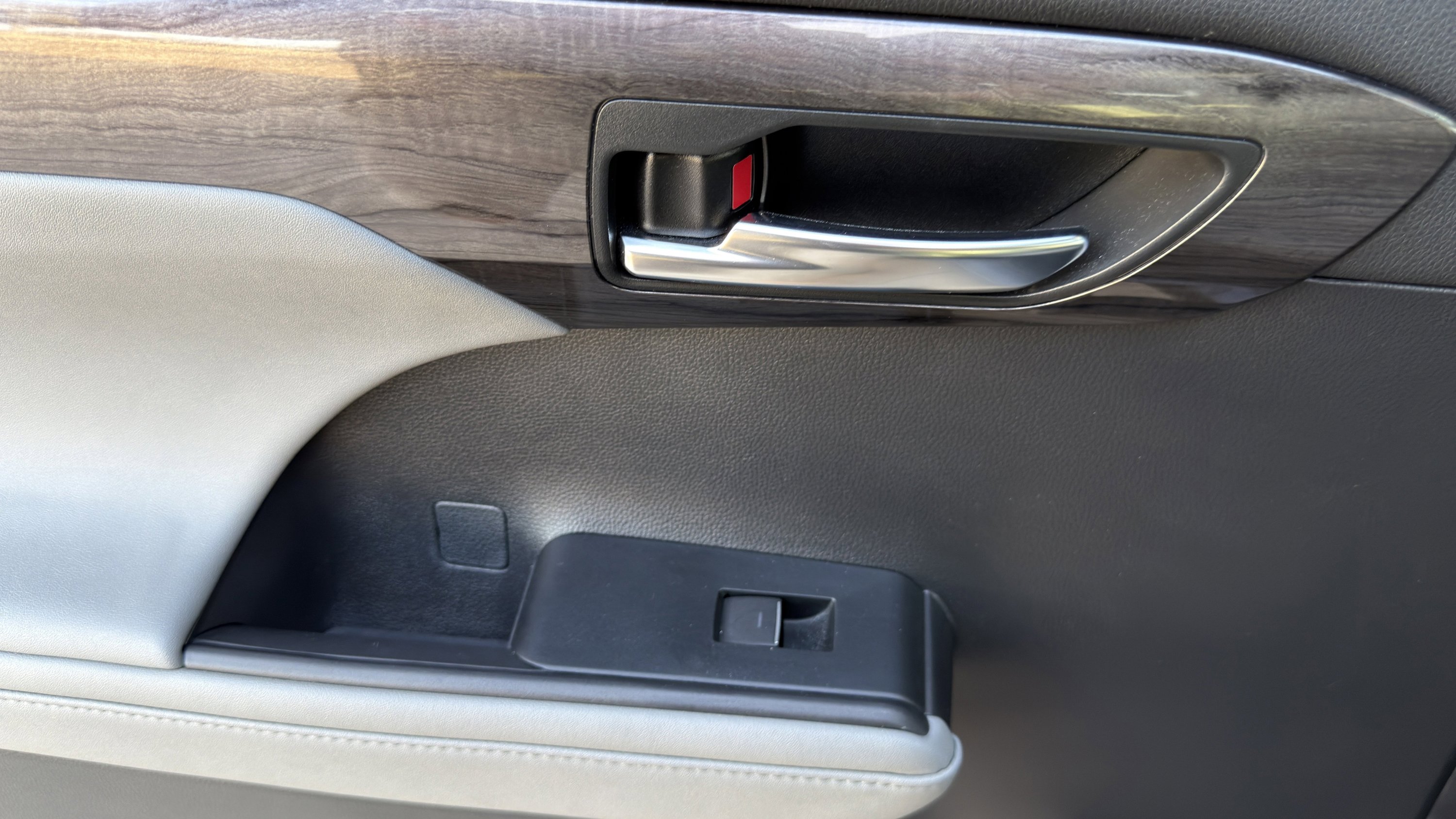 Used 2021 Toyota Highlander Platinum image 27