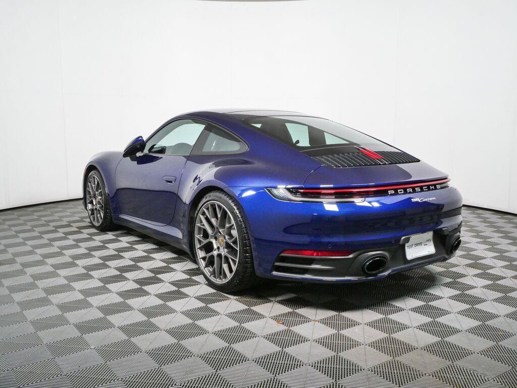 Used 2023 Porsche 911 Carrera RWD image 3