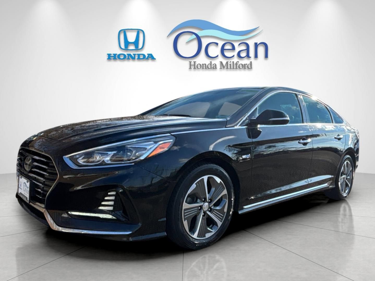 Used 2019 Hyundai Sonata Limited w/ Ultimate Package 02