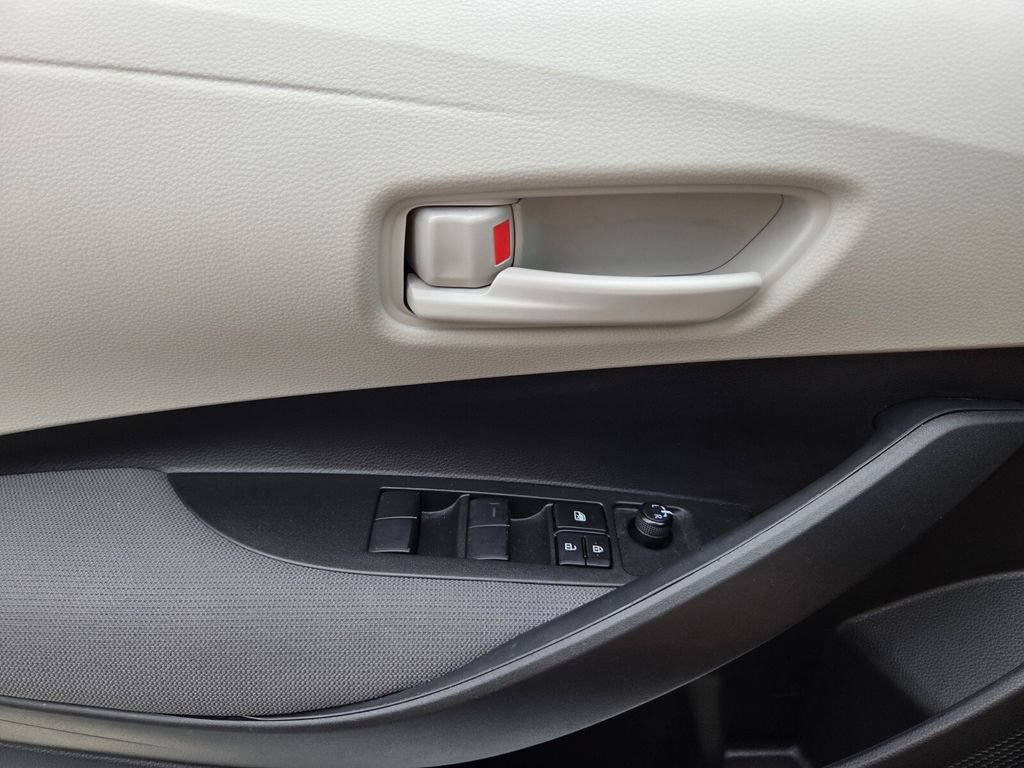 Used 2024 Toyota Corolla LE w/ LE Convenience Package FWD image 25